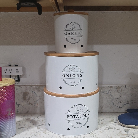 Kiton White and Tan Food Storage Canister Set